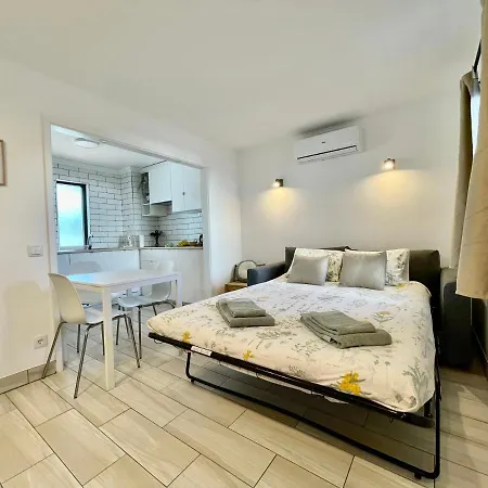 The Olive Tree Centre Apartment *