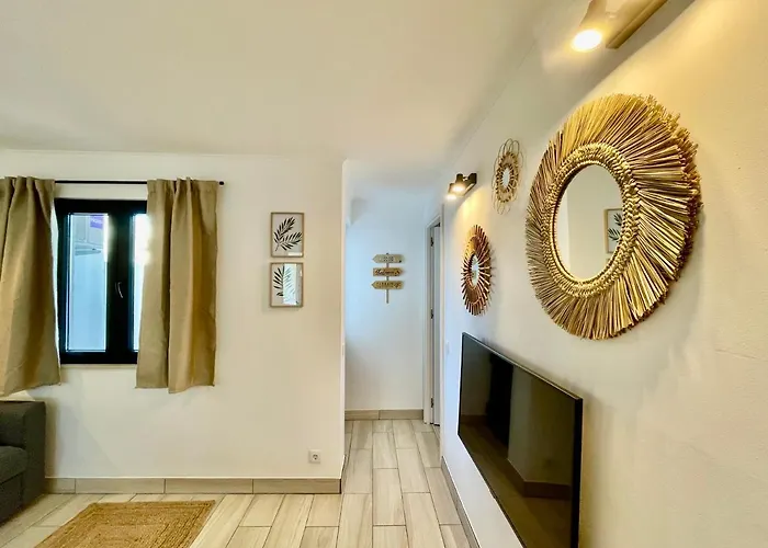 Апартаменты The Olive Tree Centre *